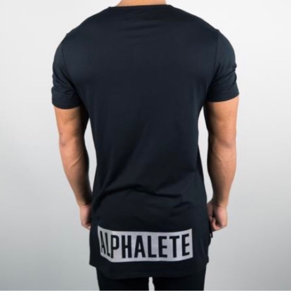 Alphalete Men’s Black Reflective Fishtail Shirt Medium M